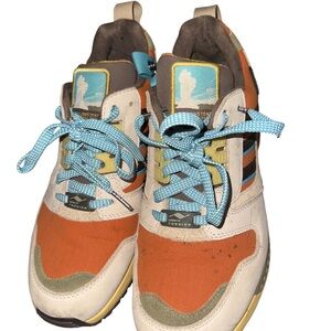 Adidas Torsion Trail Sneakers - Yellowstone National Park Logo - Size 9
